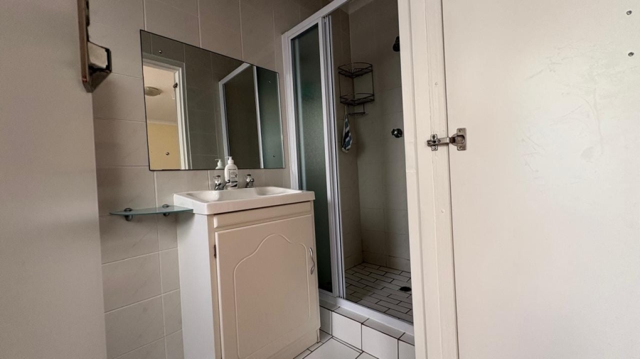 5 Bedroom Property for Sale in Sandbaai Western Cape